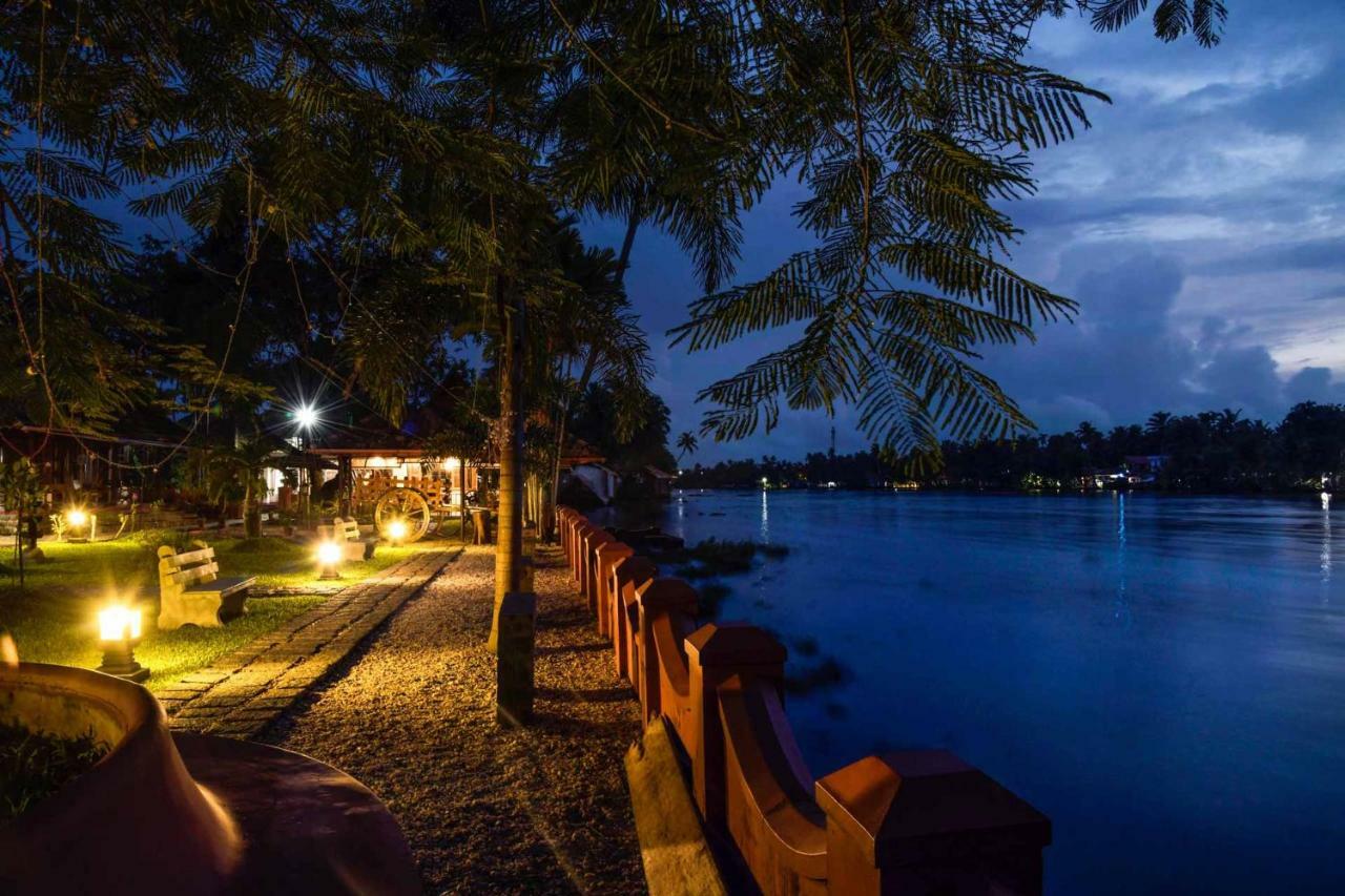 Stayvista At La Riva Heritage Villa With Bicycle Alappuzha Kültér fotó