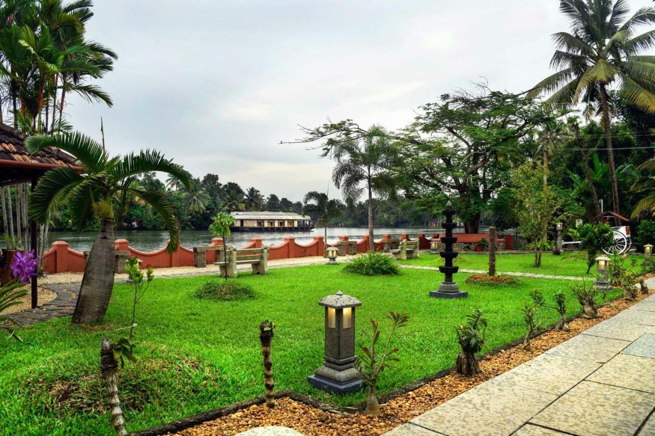 Stayvista At La Riva Heritage Villa With Bicycle Alappuzha Kültér fotó