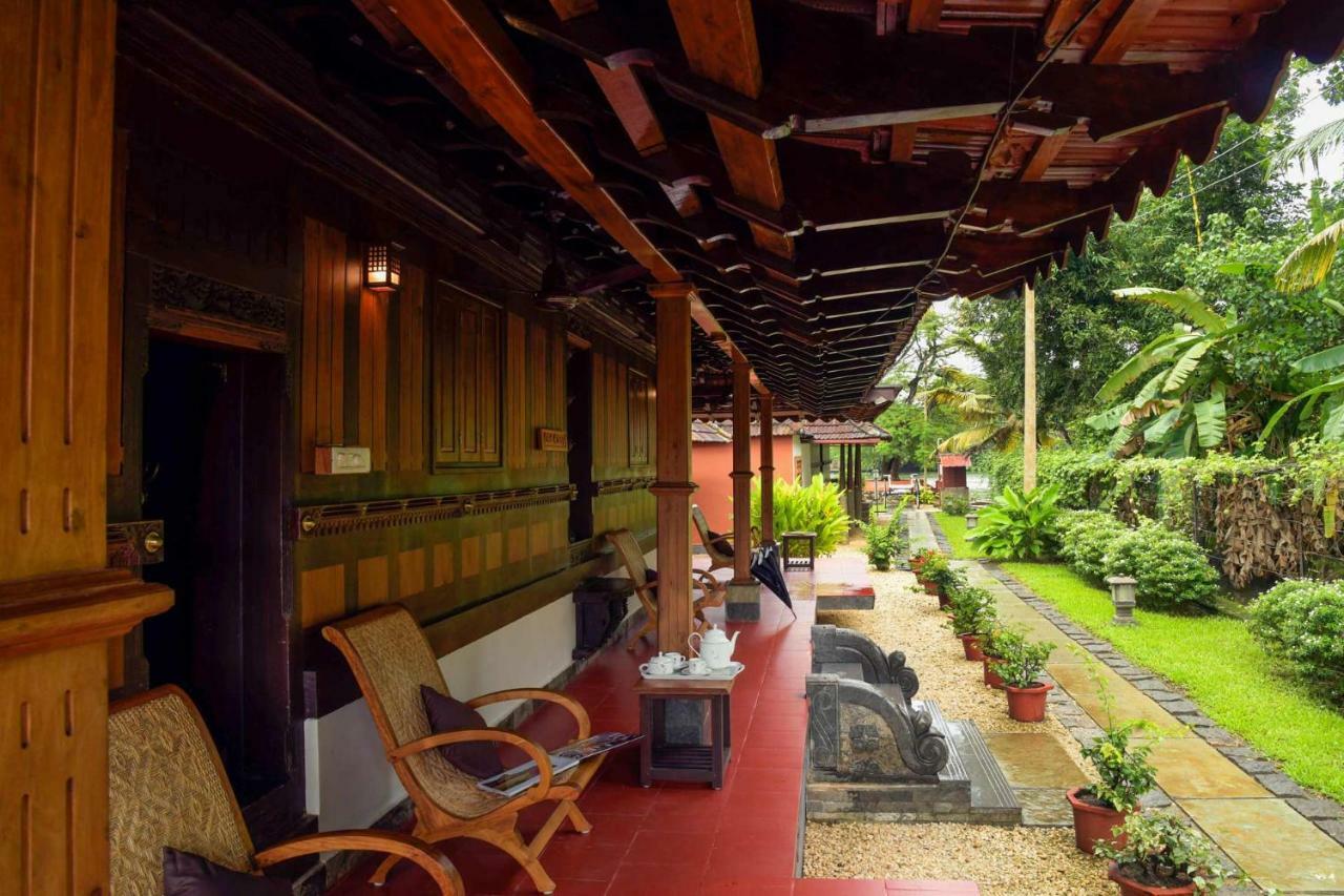 Stayvista At La Riva Heritage Villa With Bicycle Alappuzha Kültér fotó